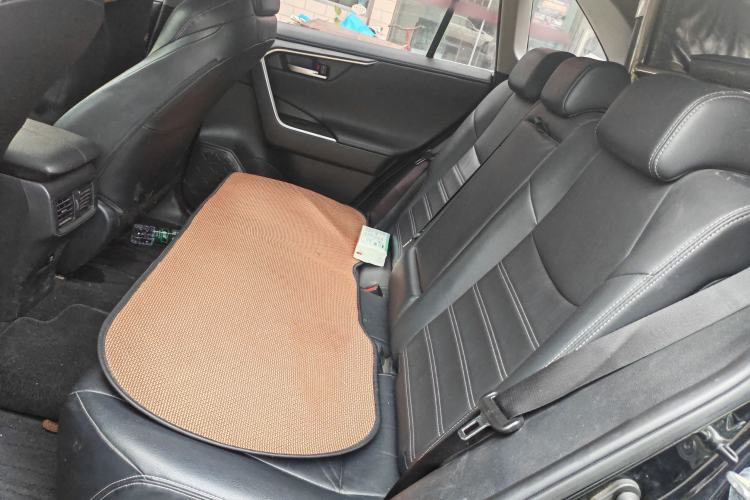 Used Toyota Wildlander 2022 2.0L CVT Two-Wheel Drive Luxury Edition Left Rear Seat