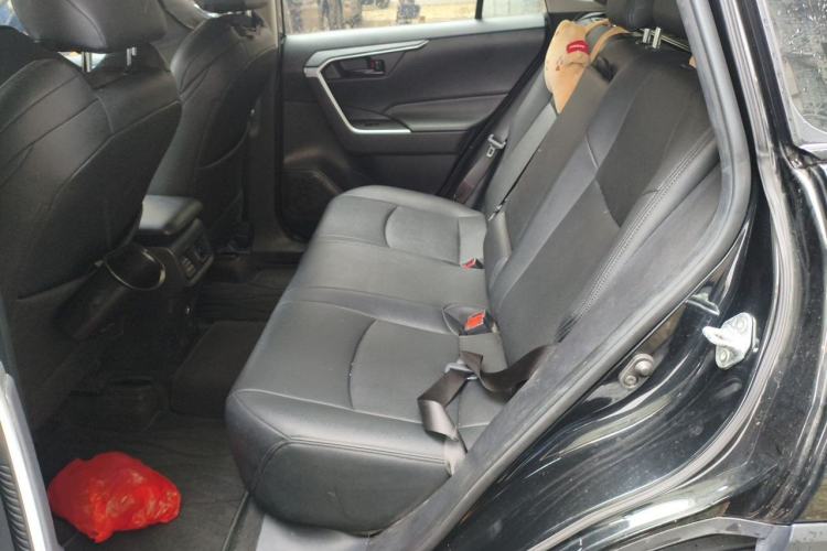 Used Toyota Wildlander 2022 Updated Version 2.0L CVT Two-Wheel Drive Leading Edition Left Rear Seat