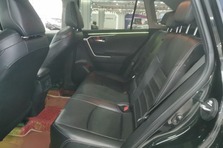 Used Toyota Wildlander 2022 2.0L CVT Two-Wheel Drive Luxury Edition Left Rear Seat