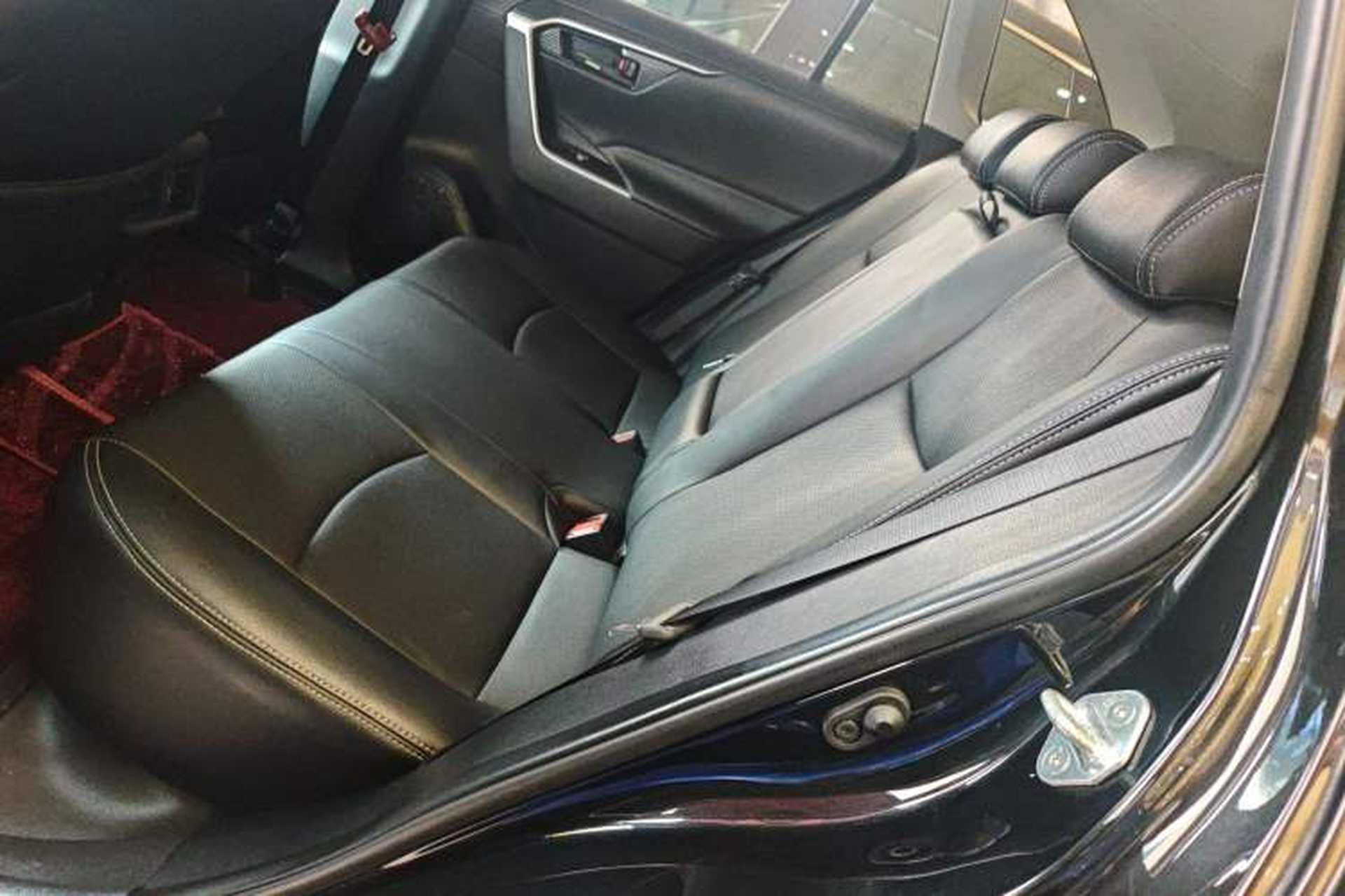 Used Toyota Wildlander 2022 Updated Version 2.0L CVT Two-Wheel Drive Leading Edition Left Rear Seat