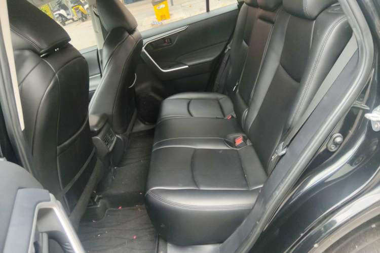 Used Toyota Wildlander 2022 2.0L CVT Two-Wheel Drive Leading Edition Left Rear Seat