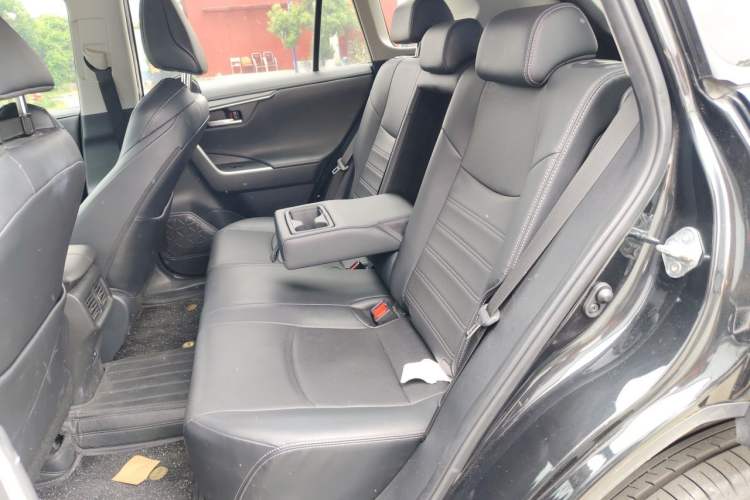 Used Toyota Wildlander 2022 2.0L CVT Two-Wheel Drive Prestige Edition Left Rear Seat