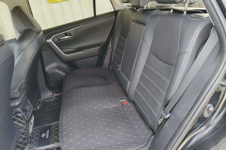 Used Toyota Wildlander 2022 2.0L CVT Two-Wheel Drive Luxury Edition Left Rear Seat