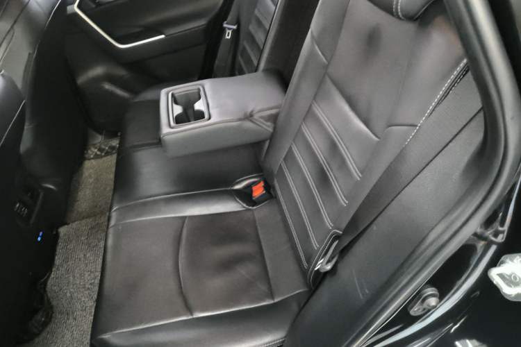 Used Toyota Wildlander 2022 2.0L CVT Two-Wheel Drive Luxury Edition Left Rear Seat