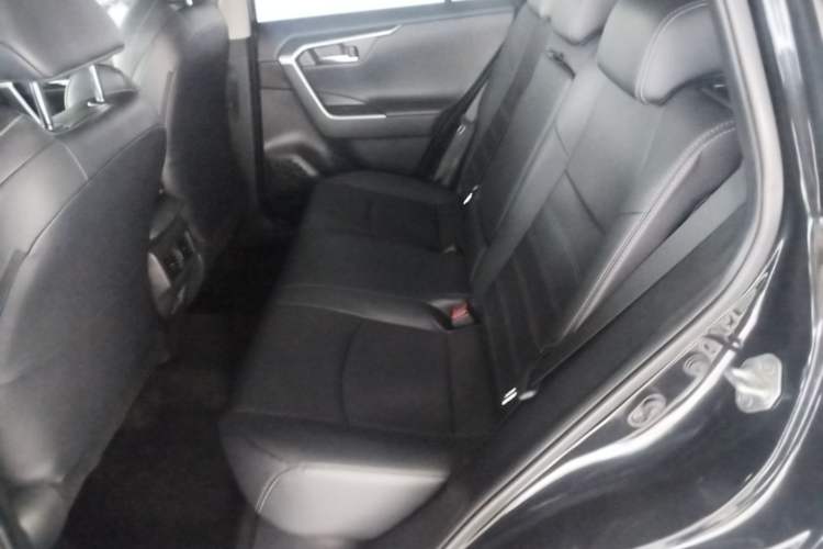 Used Toyota Wildlander 2022 2.0L CVT Two-Wheel Drive Luxury Edition Left Rear Seat