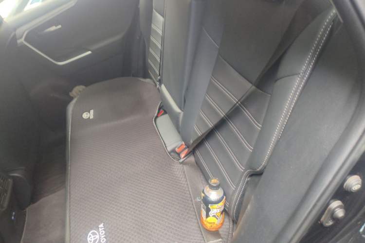 Used Toyota Wildlander 2022 2.0L CVT Two-Wheel Drive Luxury Edition Left Rear Seat