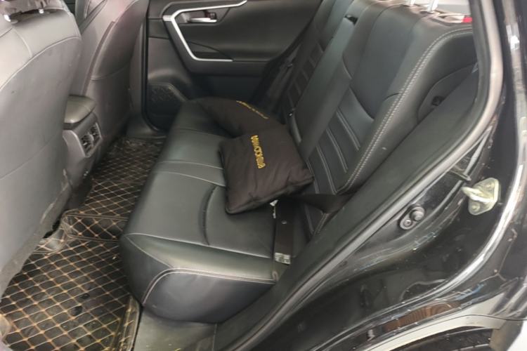 Used Toyota Wildlander 2022 2.0L CVT Two-Wheel Drive Luxury Edition Left Rear Seat