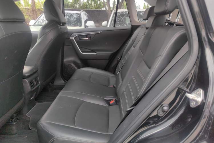 Used Toyota Wildlander 2022 2.0L CVT 4x4 Luxury PLUS Edition Left Rear Seat