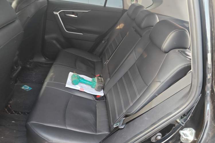 Used Toyota Wildlander 2022 Dual-Engine 2.5L E-CVT Two-Wheel Drive Luxury PLUS Edition Left Rear Seat