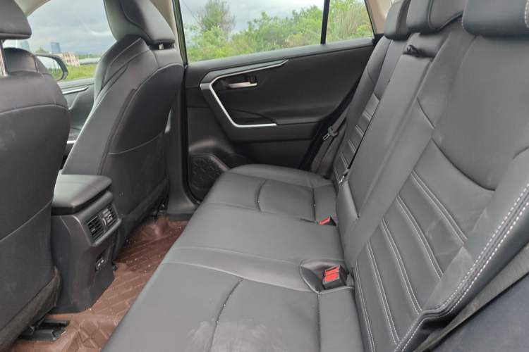 Used Toyota Wildlander 2022 2.0L CVT Two-Wheel Drive Luxury PLUS Edition Left Rear Seat