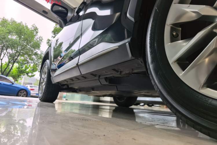 Used Toyota Wildlander 2022 2.0L CVT Two-Wheel Drive Luxury PLUS Edition Left Side Sill