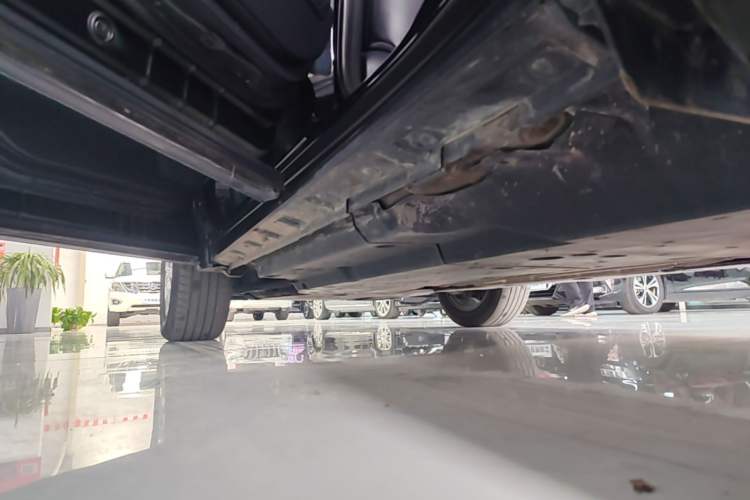 Used Toyota Wildlander 2022 2.0L CVT Two-Wheel Drive Luxury PLUS Edition Left Side Sill