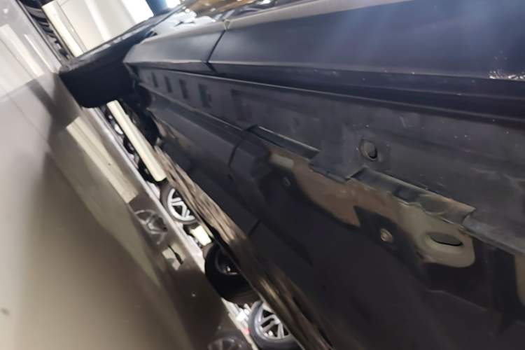 Used Toyota Wildlander 2022 2.0L CVT Two-Wheel Drive Luxury PLUS Edition Left Side Sill