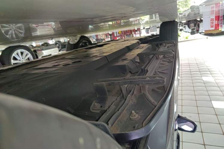 Used Toyota Wildlander 2022 2.0L CVT Two-Wheel Drive Luxury PLUS Edition Left Side Sill