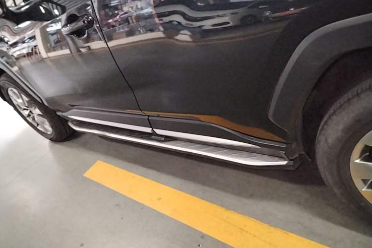Used Toyota Wildlander 2022 2.0L CVT Two-Wheel Drive Luxury PLUS Edition Left Side Sill