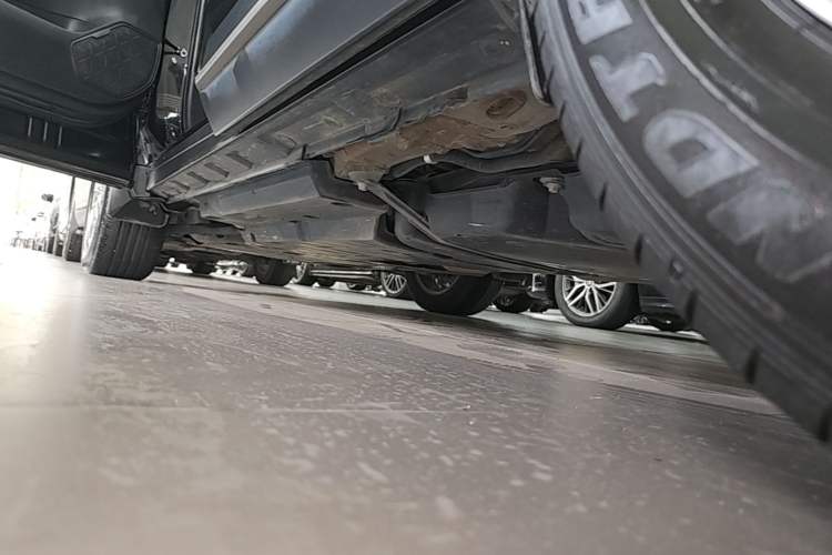 Used Toyota Wildlander 2022 Dual-Engine 2.5L E-CVT Four-Wheel Drive Luxury Edition Left Side Sill