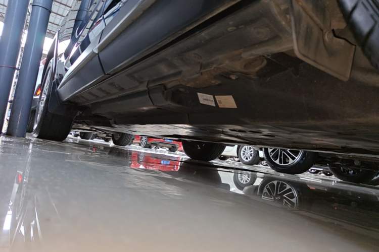 Used Toyota Wildlander 2022 2.0L CVT 4x4 Luxury PLUS Edition Left Side Sill