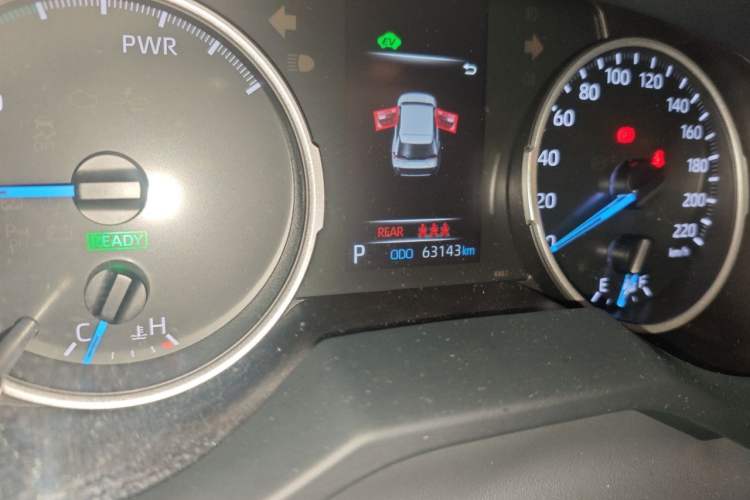 Used Toyota Wildlander 2022 Dual-Engine 2.5L E-CVT Two-Wheel Drive Prestige Edition Odometer Close Up