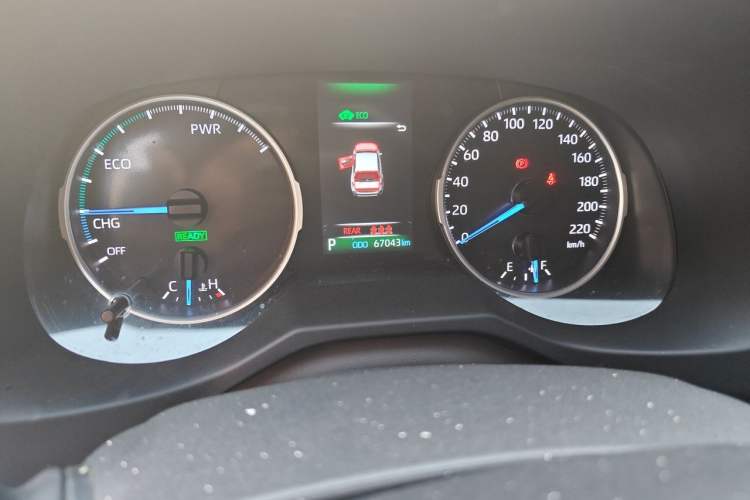 Used Toyota Wildlander 2022 Dual-Engine 2.5L E-CVT Two-Wheel Drive Luxury PLUS Edition Odometer Close Up