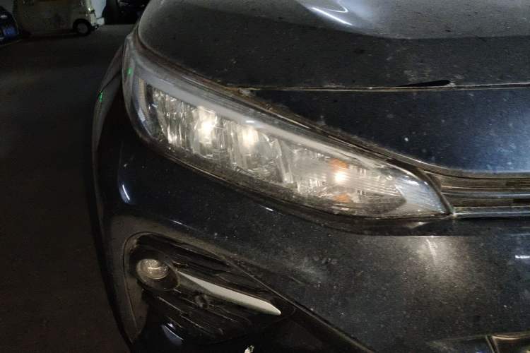 Used Toyota Wildlander 2022 2.0L CVT Four-Wheel Drive Luxury Edition Right Front Headlight