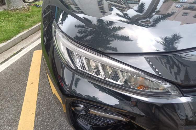Used Toyota Wildlander 2022 2.0L CVT Two-Wheel Drive Luxury PLUS Edition Right Front Headlight