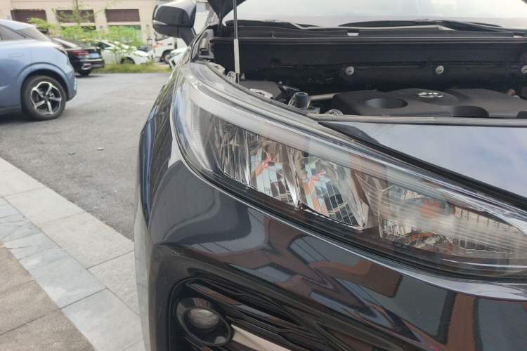Used Toyota Wildlander 2022 2.0L CVT Two-Wheel Drive Luxury PLUS Edition Right Front Headlight