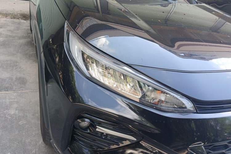 Used Toyota Wildlander 2022 2.0L CVT Two-Wheel Drive Luxury PLUS Edition Right Front Headlight
