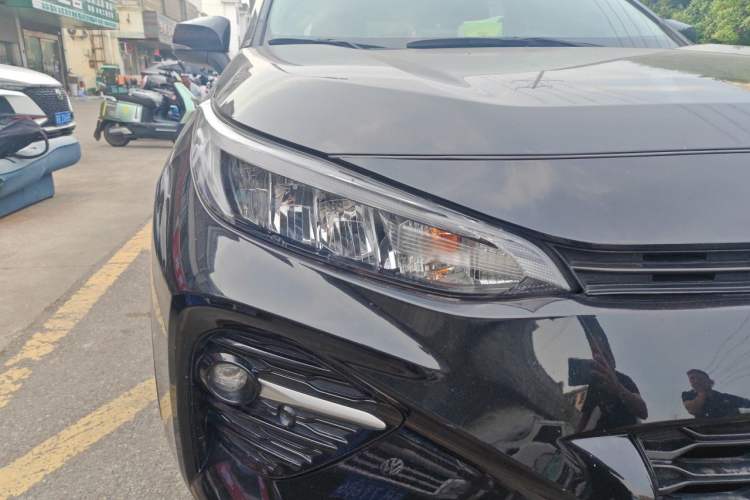Used Toyota Wildlander 2022 2.0L CVT Two-Wheel Drive Luxury Edition Right Front Headlight