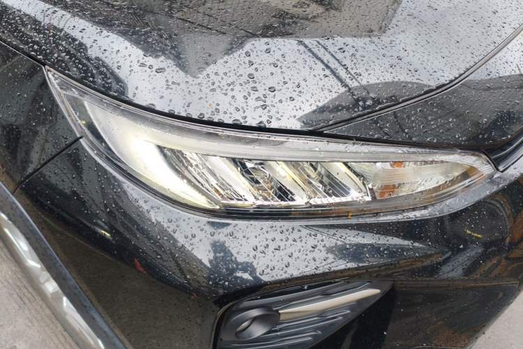 Used Toyota Wildlander 2022 Updated Version 2.0L CVT Two-Wheel Drive Leading Edition Right Front Headlight