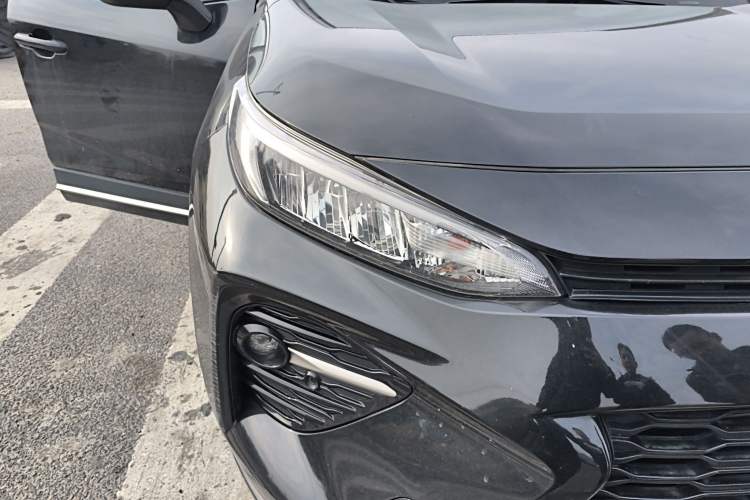 Used Toyota Wildlander 2022 2.0L CVT Two-Wheel Drive Luxury Edition Right Front Headlight