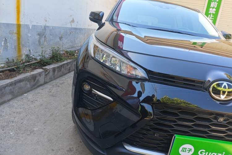 Used Toyota Wildlander 2022 2.0L CVT Two-Wheel Drive Luxury PLUS Edition Right Front Headlight