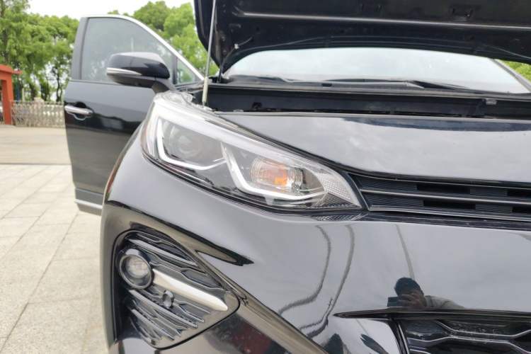 Used Toyota Wildlander 2022 2.0L CVT Two-Wheel Drive Prestige Edition Right Front Headlight