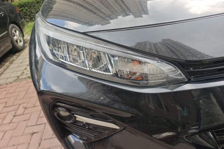 Used Toyota Wildlander 2022 2.0L CVT 4x4 Luxury PLUS Edition Right Front Headlight