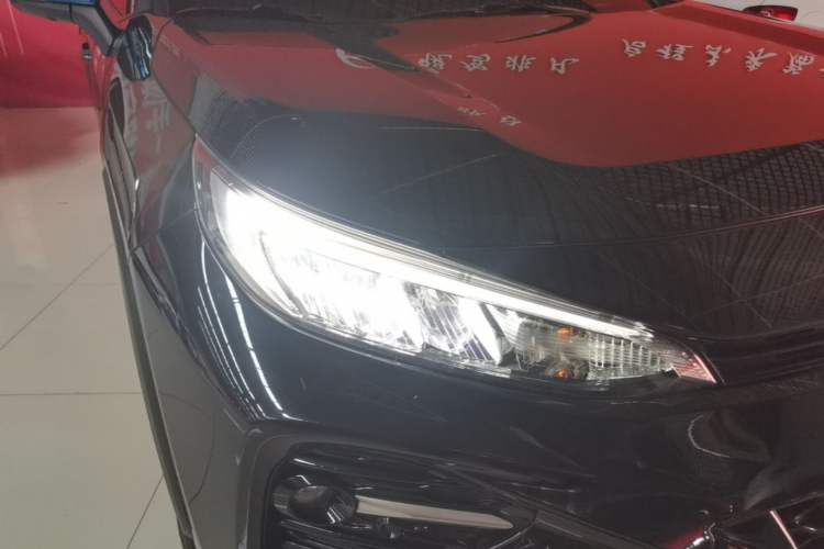 Used Toyota Wildlander 2022 2.0L CVT Two-Wheel Drive Luxury PLUS Edition Right Front Headlight