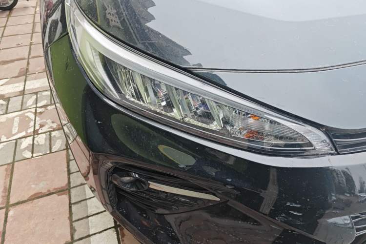 Used Toyota Wildlander 2022 Dual-Engine 2.5L E-CVT Two-Wheel Drive Luxury Edition Right Front Headlight