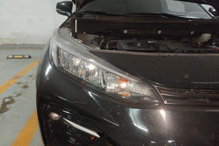 Used Toyota Wildlander 2022 2.0L CVT Two-Wheel Drive Luxury PLUS Edition Right Front Headlight