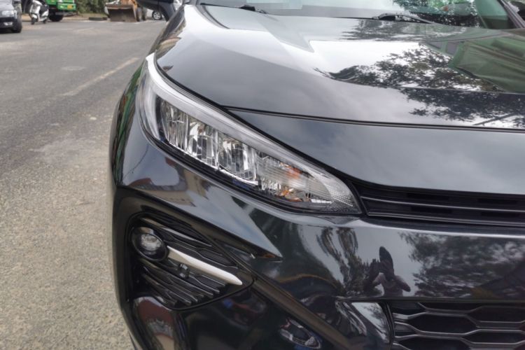 Used Toyota Wildlander 2022 2.0L CVT Two-Wheel Drive Luxury Edition Right Front Headlight
