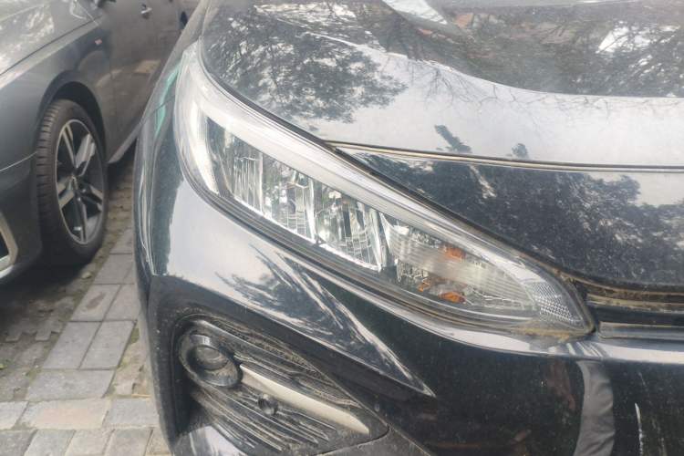 Used Toyota Wildlander 2022 2.0L CVT Two-Wheel Drive Luxury Edition Right Front Headlight
