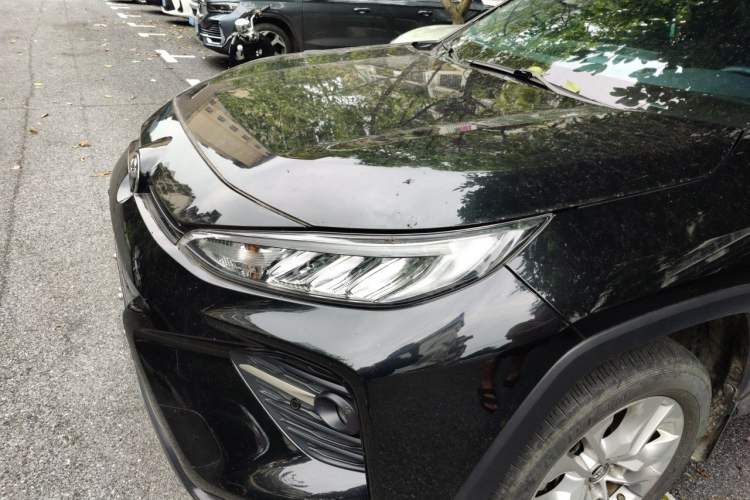Used Toyota Wildlander 2022 Updated Version 2.0L CVT Two-Wheel Drive Leading Edition Right Front Headlight