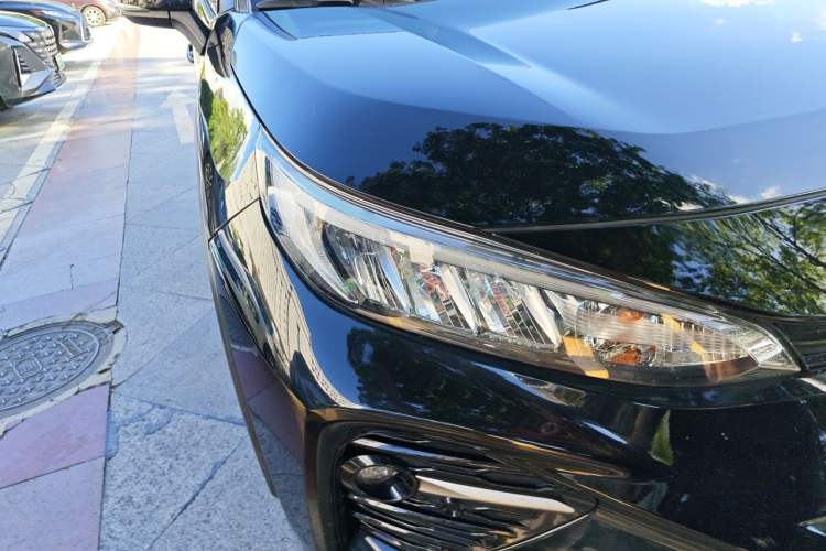Used Toyota Wildlander 2022 2.0L CVT Four-Wheel Drive Luxury Edition Right Front Headlight