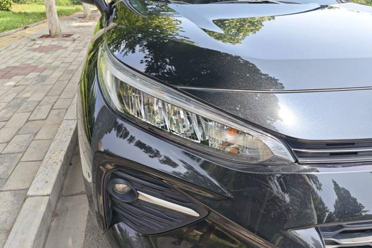 Used Toyota Wildlander 2022 Updated Version 2.0L CVT Two-Wheel Drive Leading Edition Right Front Headlight