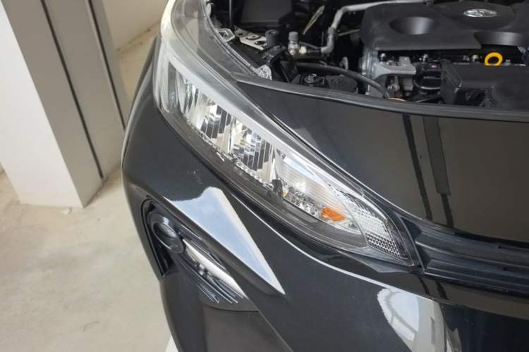 Used Toyota Wildlander 2022 2.0L CVT Two-Wheel Drive Luxury PLUS Edition Right Front Headlight