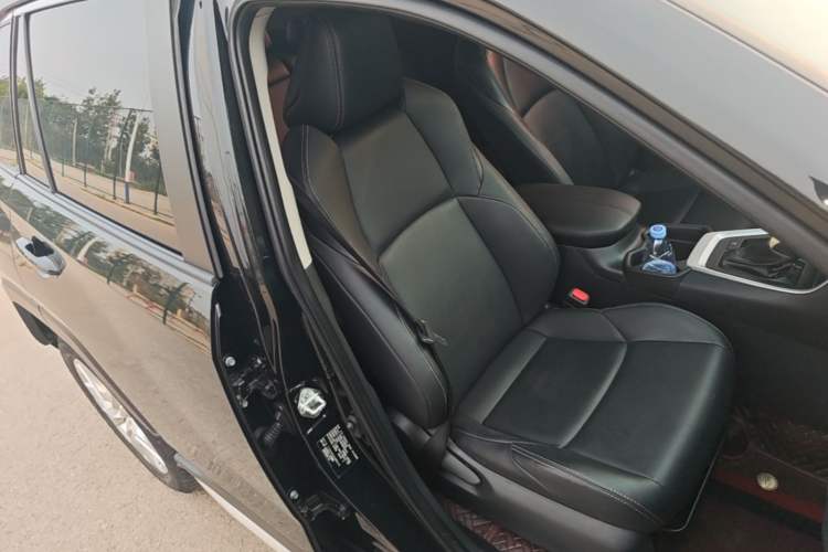 Used Toyota Wildlander 2022 Dual-Engine 2.5L E-CVT Two-Wheel Drive Urban Edition Right Front Seat
