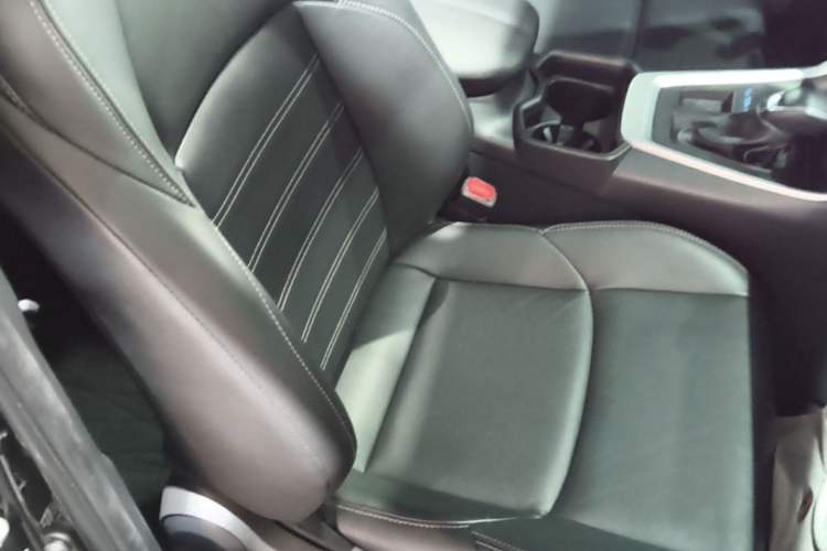Used Toyota Wildlander 2022 2.0L CVT Two-Wheel Drive Luxury Edition Right Front Seat