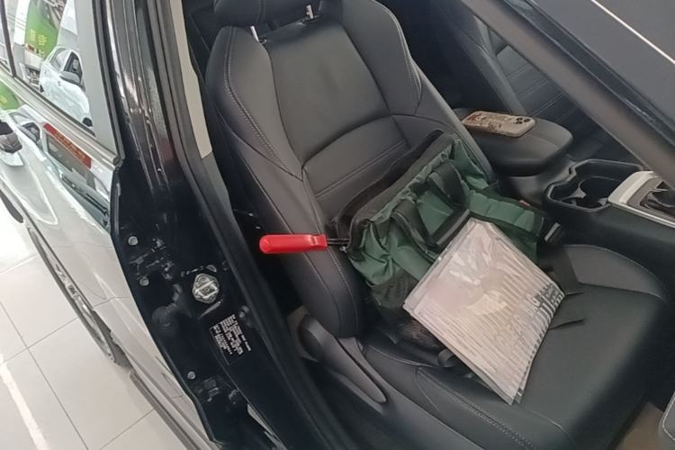Used Toyota Wildlander 2022 2.0L CVT Two-Wheel Drive Luxury PLUS Edition Right Front Seat