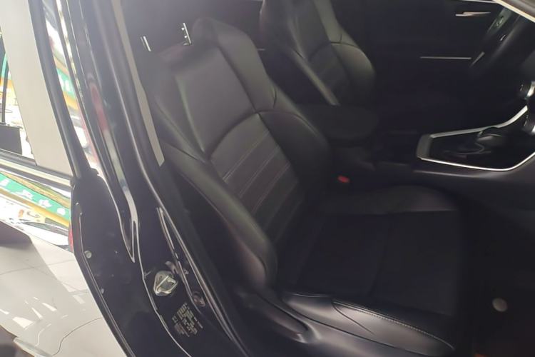 Used Toyota Wildlander 2022 2.0L CVT Two-Wheel Drive Luxury PLUS Edition Right Front Seat