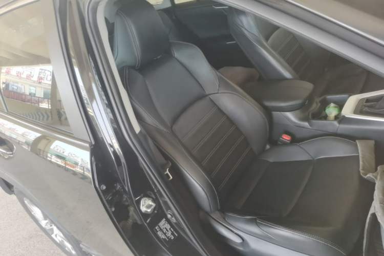Used Toyota Wildlander 2022 2.0L CVT Two-Wheel Drive Luxury PLUS Edition Right Front Seat