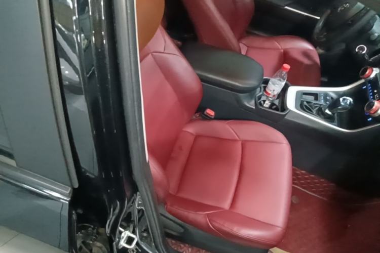 Used Toyota Wildlander 2022 Updated Version 2.0L CVT Two-Wheel Drive Leading Edition Right Front Seat
