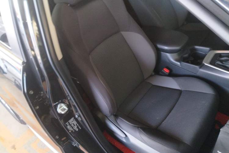 Used Toyota Wildlander 2022 Updated Version 2.0L CVT Two-Wheel Drive Leading Edition Right Front Seat