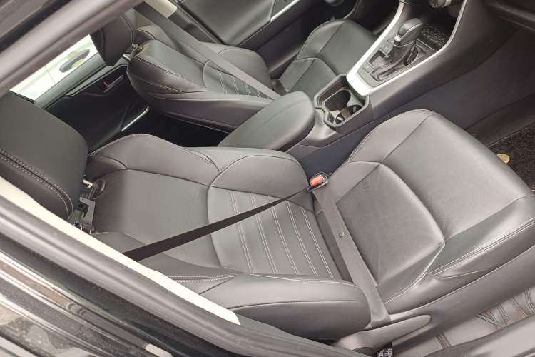 Used Toyota Wildlander 2022 Dual-Engine 2.5L E-CVT Two-Wheel Drive Luxury PLUS Edition Right Front Seat